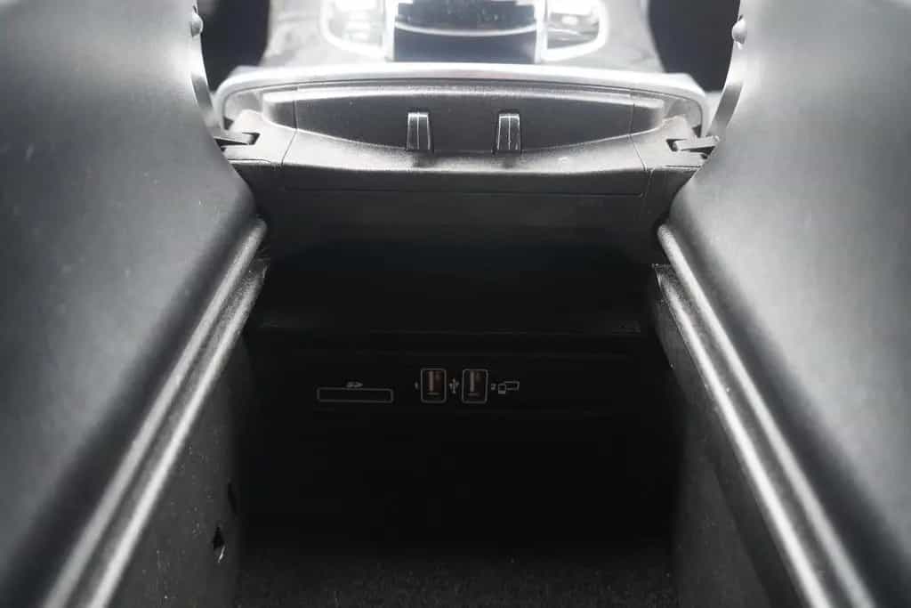 Mercedes-Benz C 300 C300 T-Modell  AMG Line Aut. LED Navi AHK Kamera 01/2019-photo-28