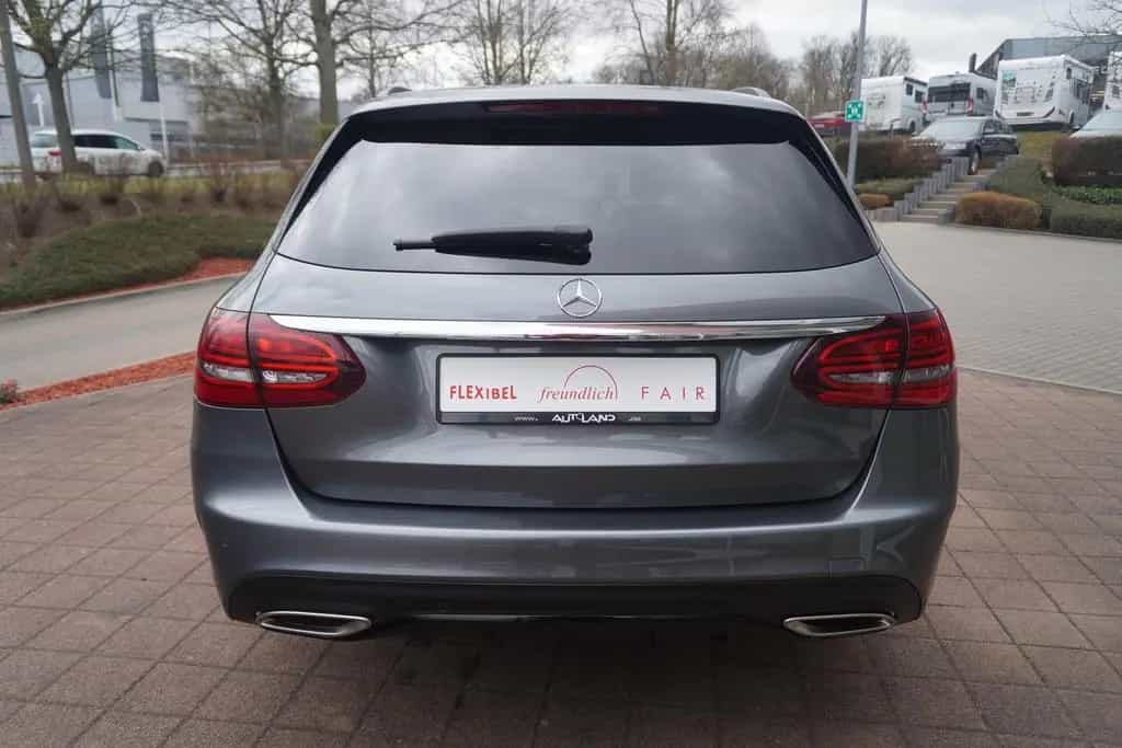 Mercedes-Benz C 300 C300 T-Modell  AMG Line Aut. LED Navi AHK Kamera 01/2019-photo-3