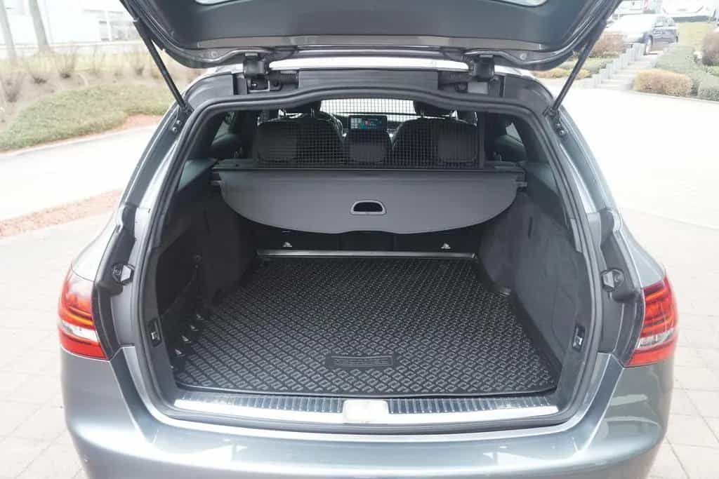 Mercedes-Benz C 300 C300 T-Modell  AMG Line Aut. LED Navi AHK Kamera 01/2019-photo-35