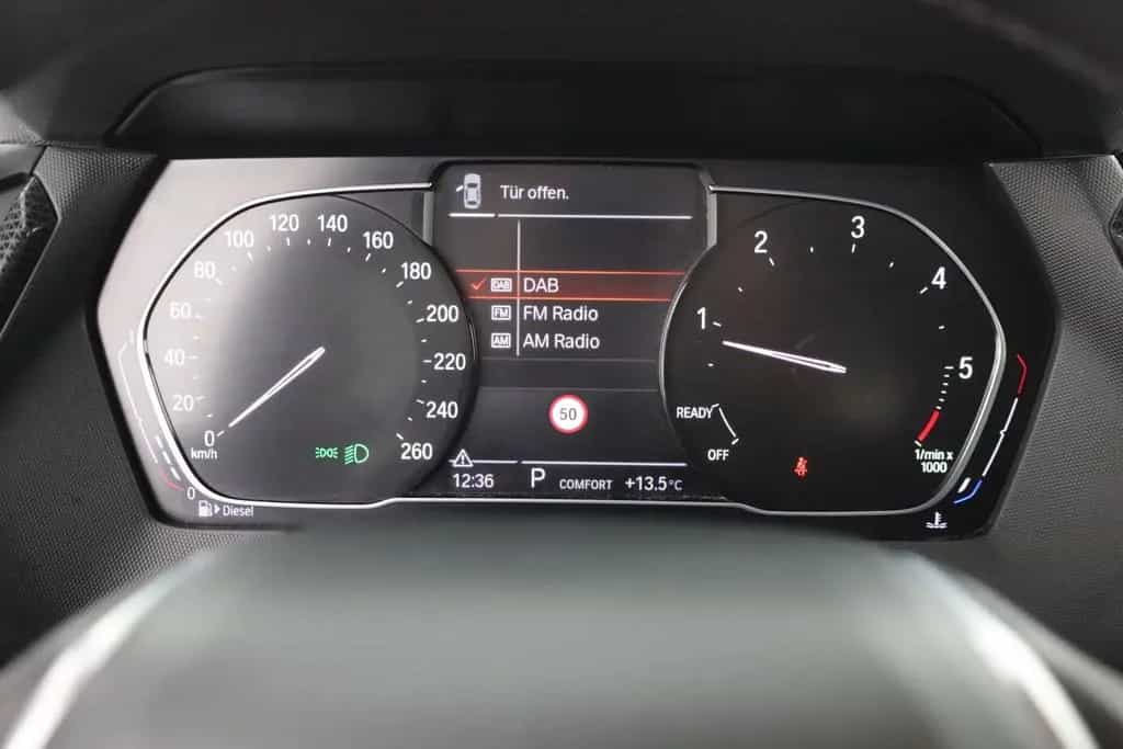 BMW 118 dA Sport Line LED Navi DAB Teilleder Sitzhzg. 07/2020-photo-16