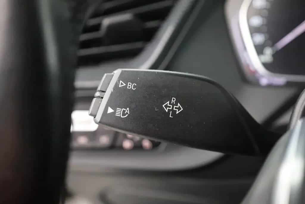 BMW 118 dA Sport Line LED Navi DAB Teilleder Sitzhzg. 07/2020-photo-17