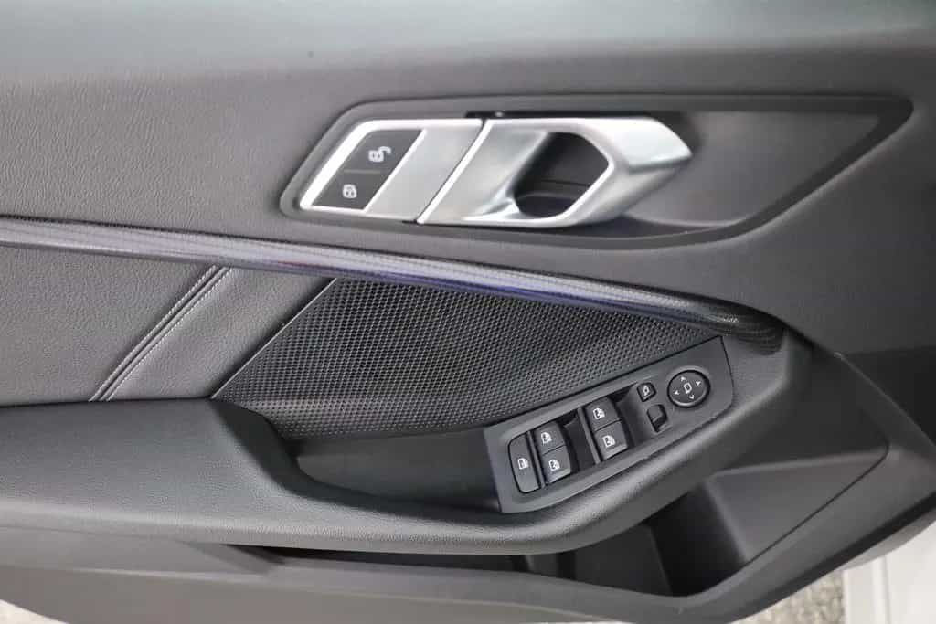 BMW 118 dA Sport Line LED Navi DAB Teilleder Sitzhzg. 07/2020-photo-20