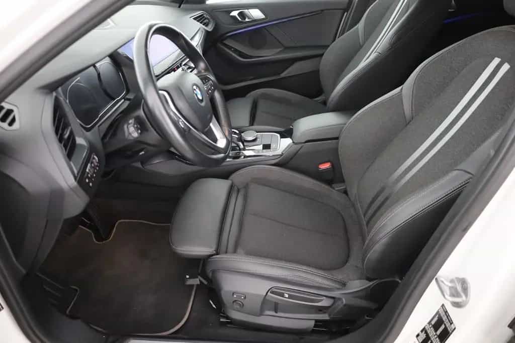 BMW 118 dA Sport Line LED Navi DAB Teilleder Sitzhzg. 07/2020-photo-21