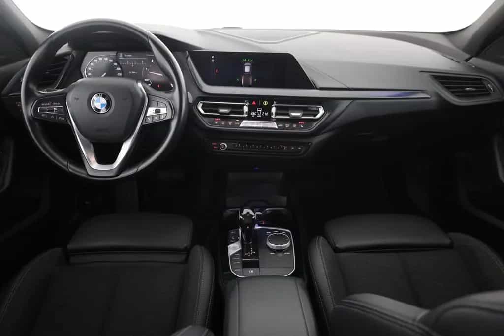 BMW 118 dA Sport Line LED Navi DAB Teilleder Sitzhzg. 07/2020-photo-8
