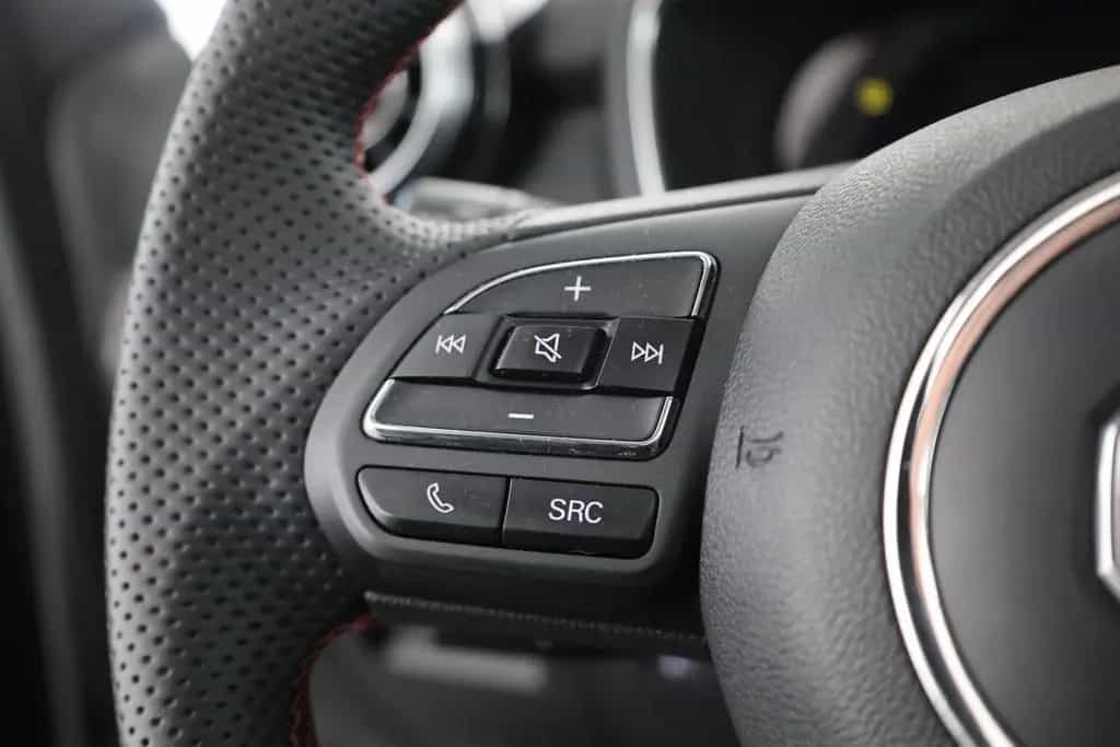 MG HS 1.5 T-GDI Luxury LED Pano Navi 360° 11/2023-photo-14