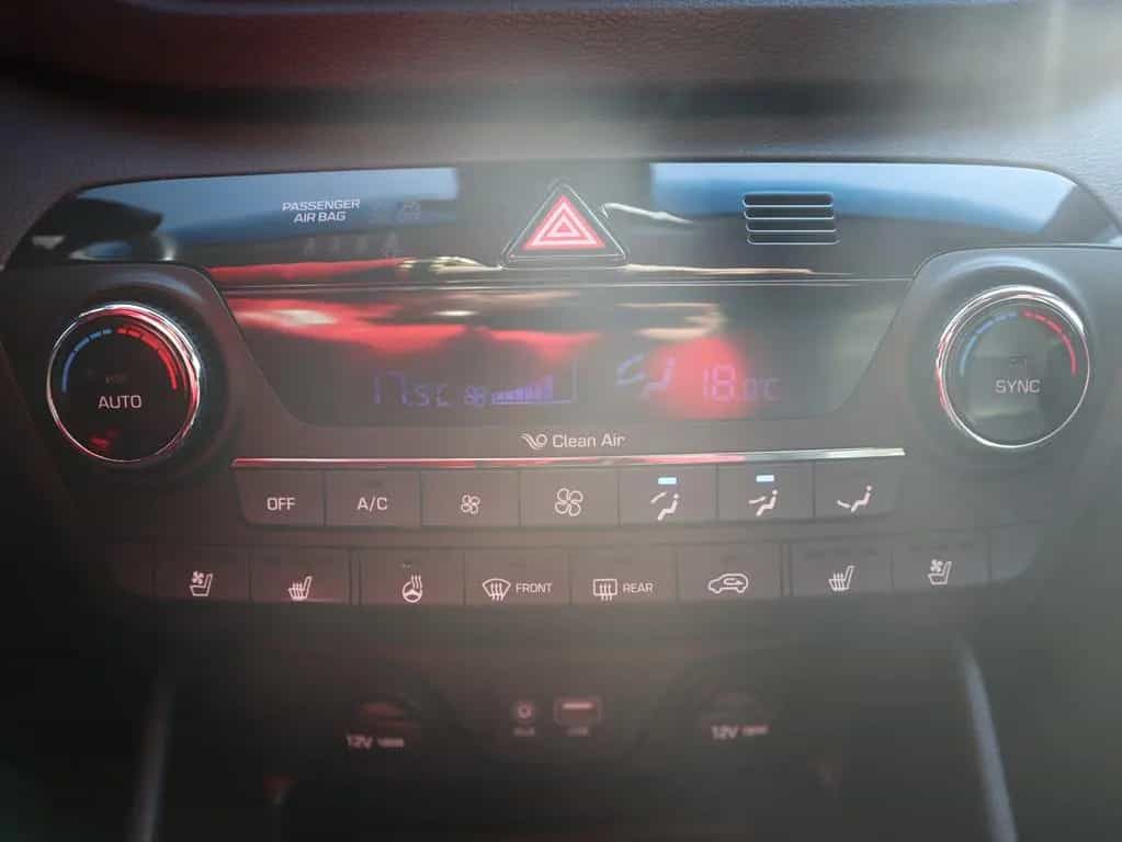 Hyundai TUCSON 1.6 T-GDI Premium 4WD LED Navi Panorama 07/2016-photo-16