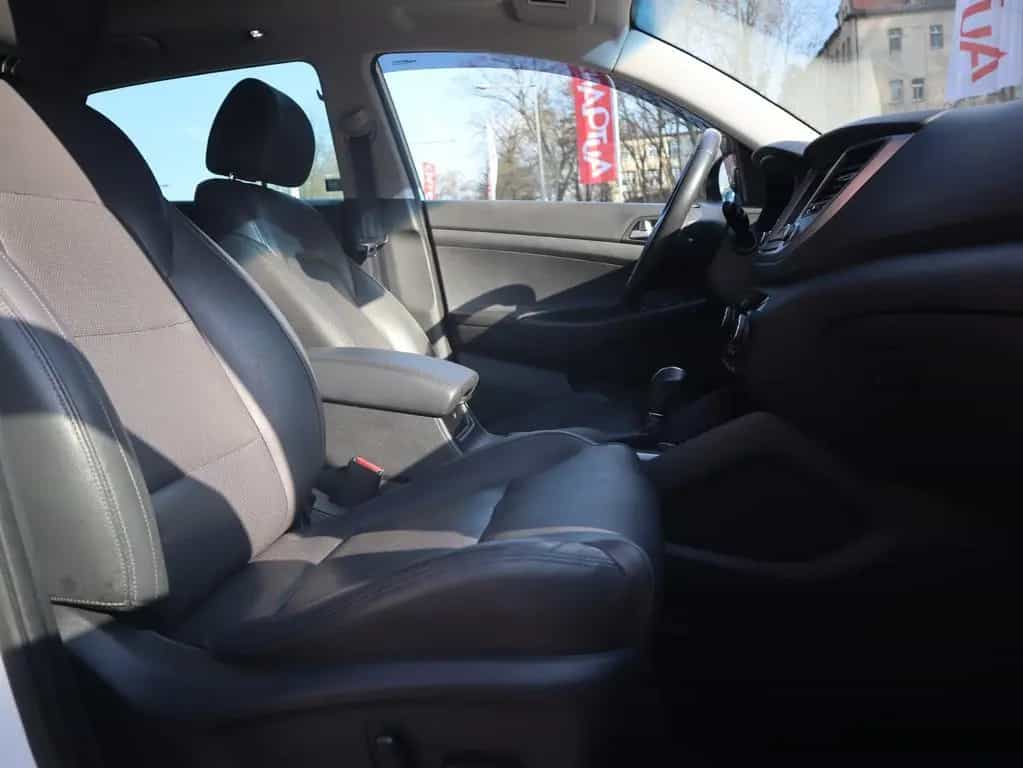 Hyundai TUCSON 1.6 T-GDI Premium 4WD LED Navi Panorama 07/2016-photo-31