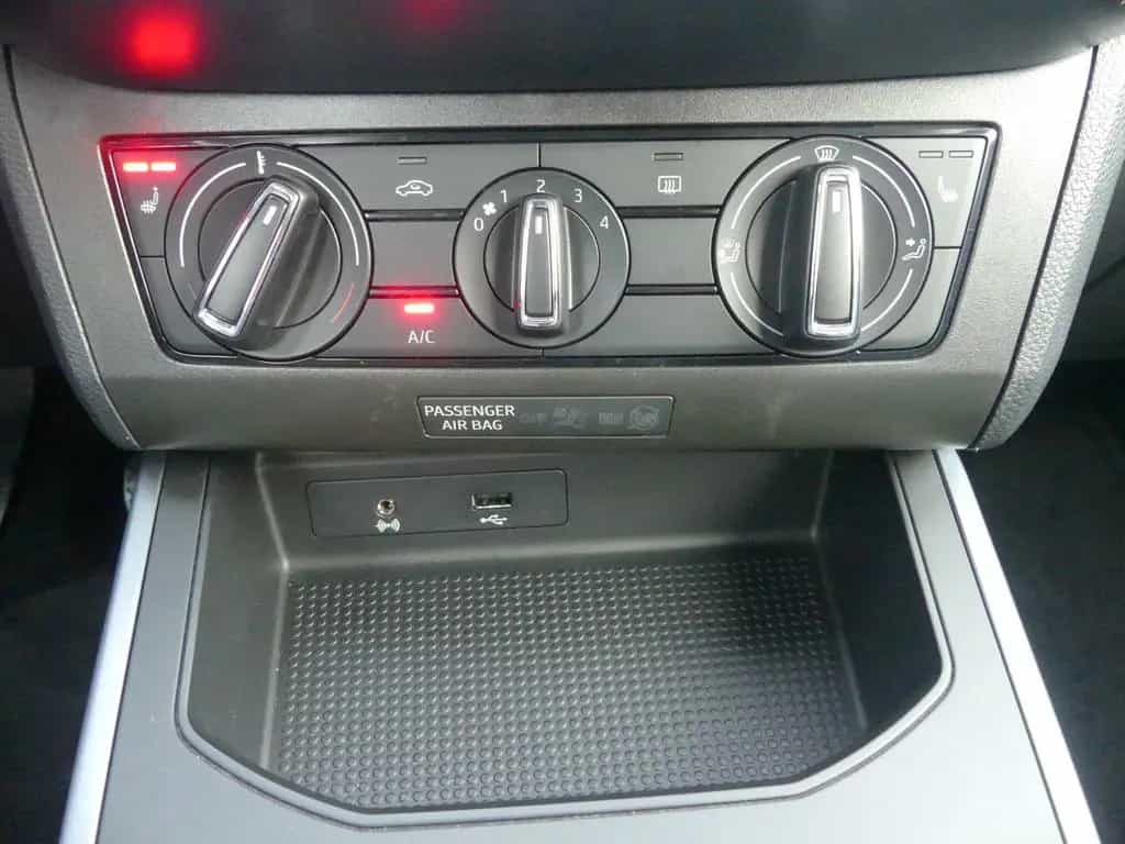 Seat Arona 1.0 TSI Xcellence Klima Sitzheizung PDC 06/2020-photo-13