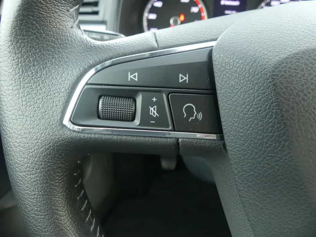 Seat Arona 1.0 TSI Xcellence Klima Sitzheizung PDC 06/2020-photo-17