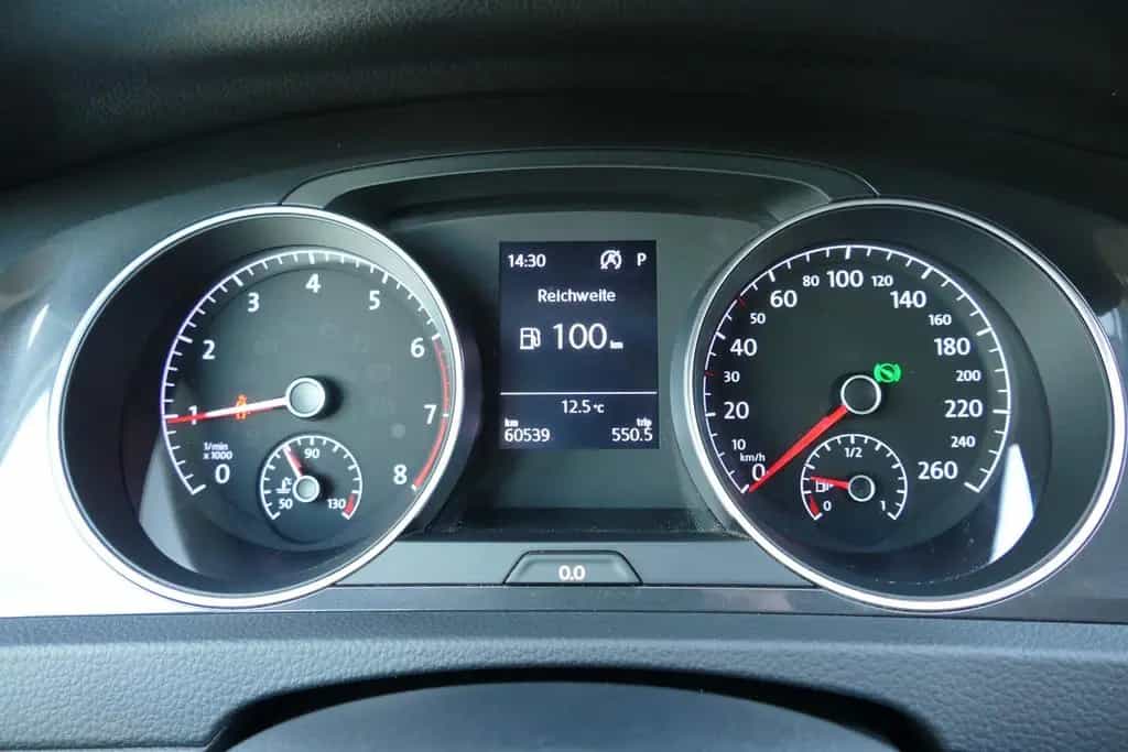Volkswagen Golf VII 1.0 Trendline Klima PDC Bluetooth 09/2017-photo-10