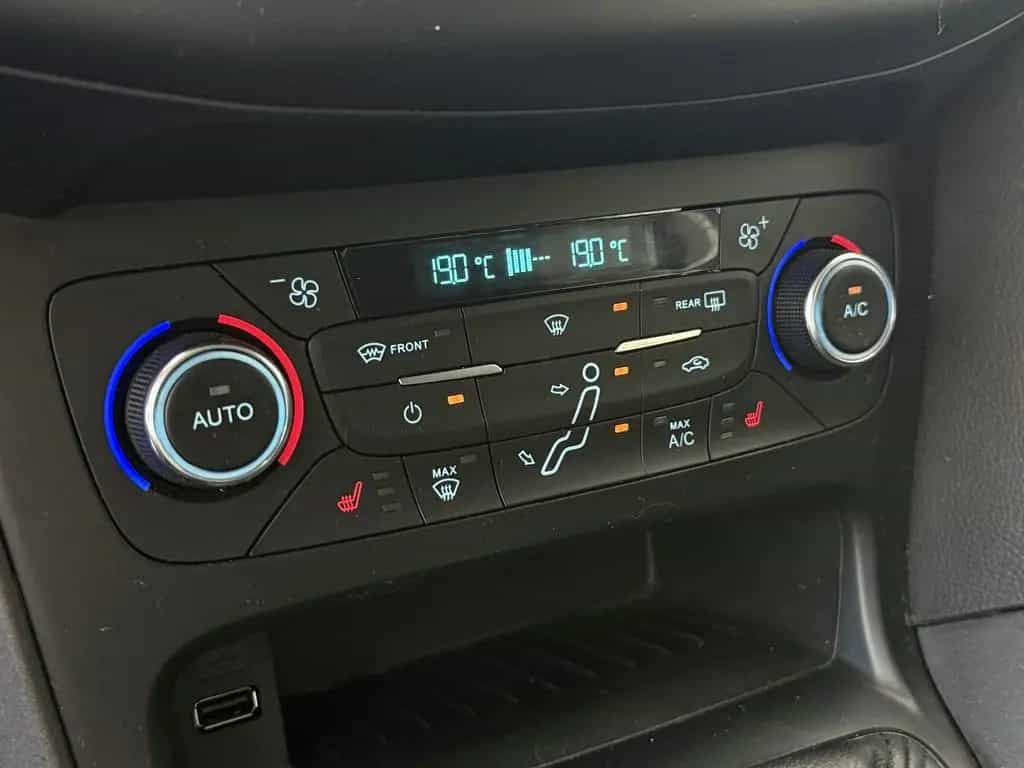 Ford Focus 1.0 EcoBoost Business, Navi, Klimaautom. 03/2017-photo-5