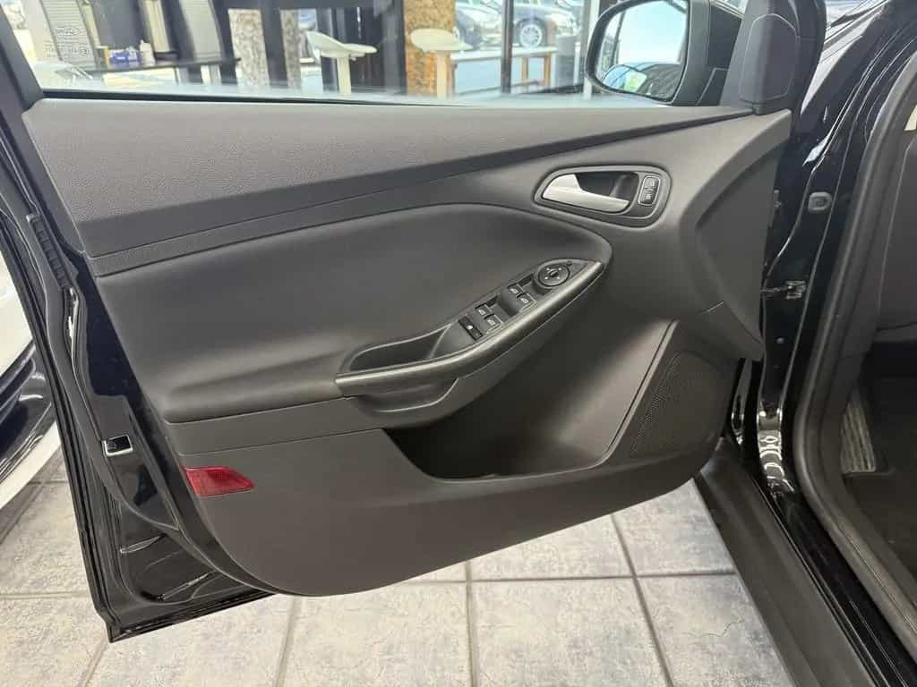Ford Focus 1.0 EcoBoost Business, Navi, Klimaautom. 03/2017-photo-6