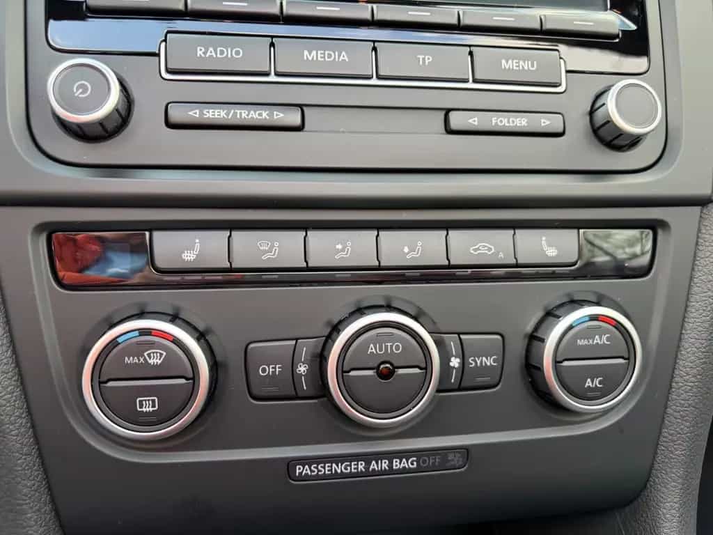Volkswagen Golf VI Cabriolet /KLIMA/PDC/ALU/TÜV / AU NEU 11/2013-photo-19