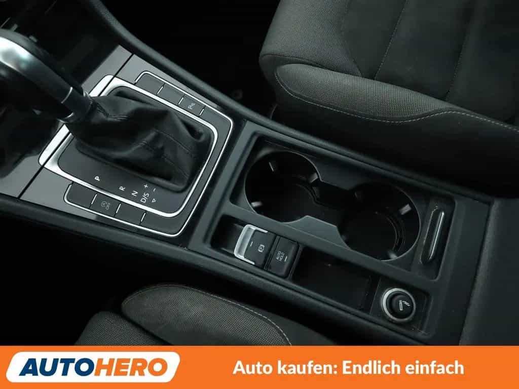 Volkswagen Golf VII 1.4 TSI Highline BM Aut.*ACC*CAM*PDC* 02/2017-photo-24