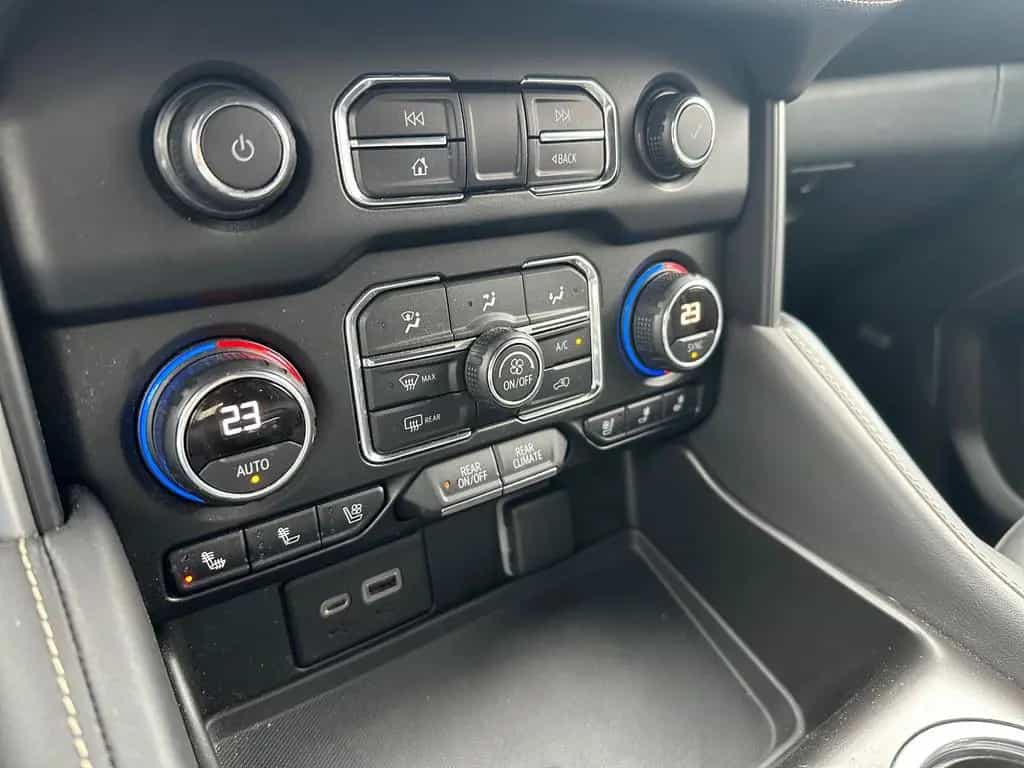 Chevrolet Tahoe V8 4WD 7-Seat like a High Country 04/2022-photo-5