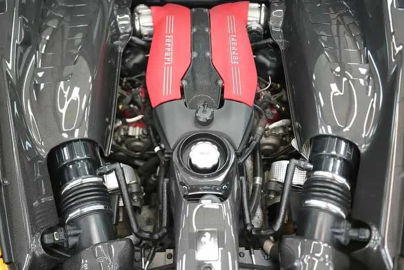 Ferrari 488 GTB 3.9 V8 BiTurbo Carbon Package AKRAPOVIC 02/2016-photo-12