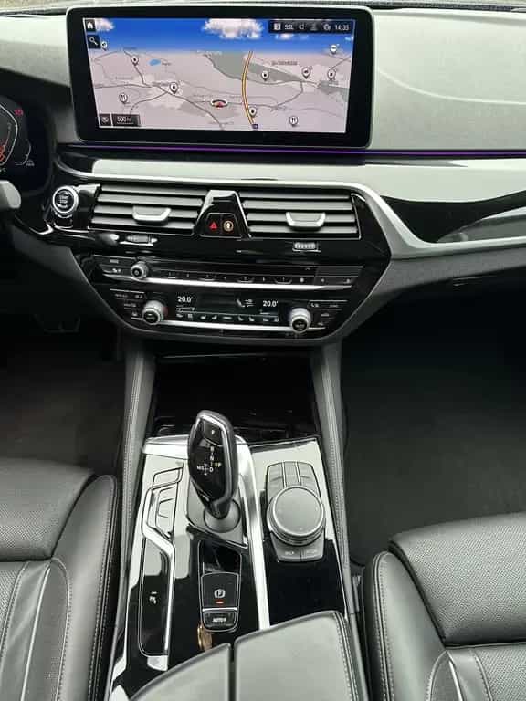 BMW 5 Series 540d xDrive M-Sport NAV+LASER+HUD+20ZO+GLASDACH 08/2022-photo-11