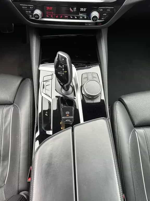 BMW 5 Series 540d xDrive M-Sport NAV+LASER+HUD+20ZO+GLASDACH 08/2022-photo-12