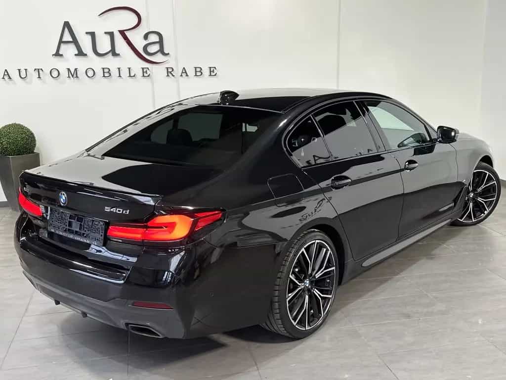 BMW 5 Series 540d xDrive M-Sport NAV+LASER+HUD+20ZO+GLASDACH 08/2022-photo-3