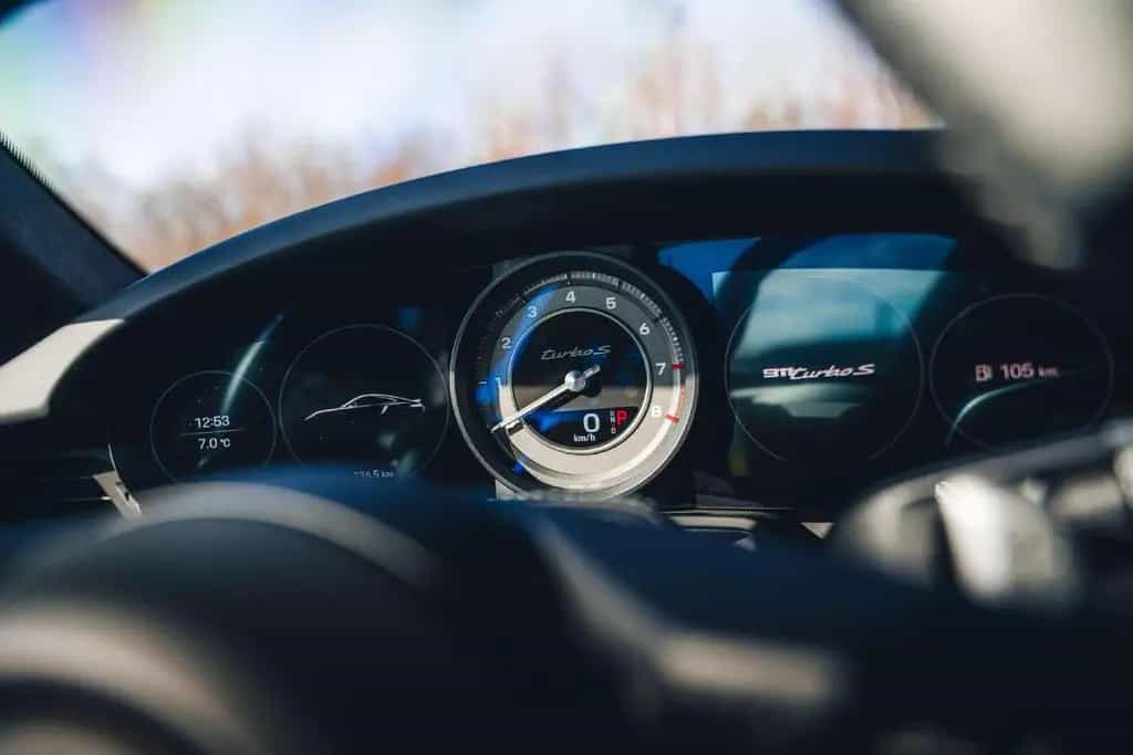 Porsche 992 Turbo S / PTS Oslo blue / Pano / Burmester / 03/2022-photo-11