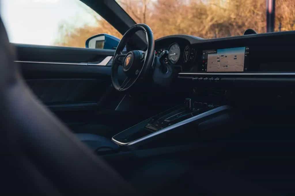 Porsche 992 Turbo S / PTS Oslo blue / Pano / Burmester / 03/2022-photo-23