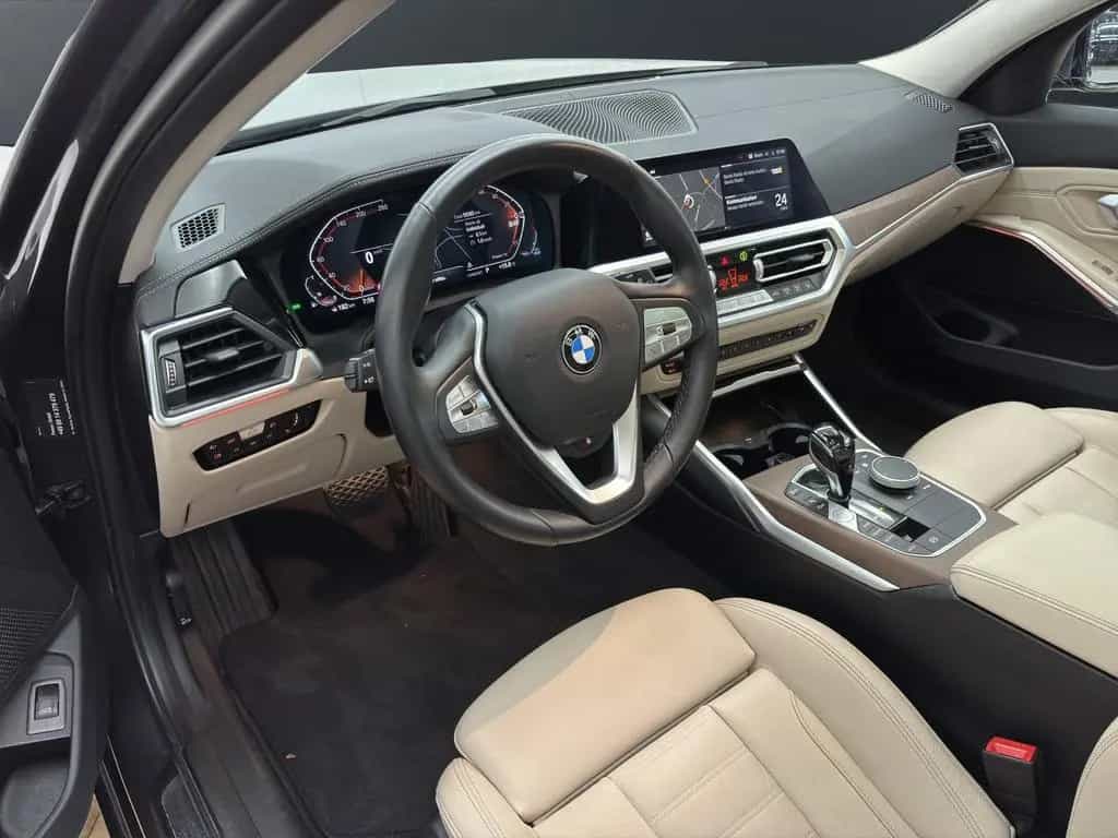 BMW 3 Series 330i xDrive Touring [Luxury Line, Pano, AHK] 03/2021-photo-1