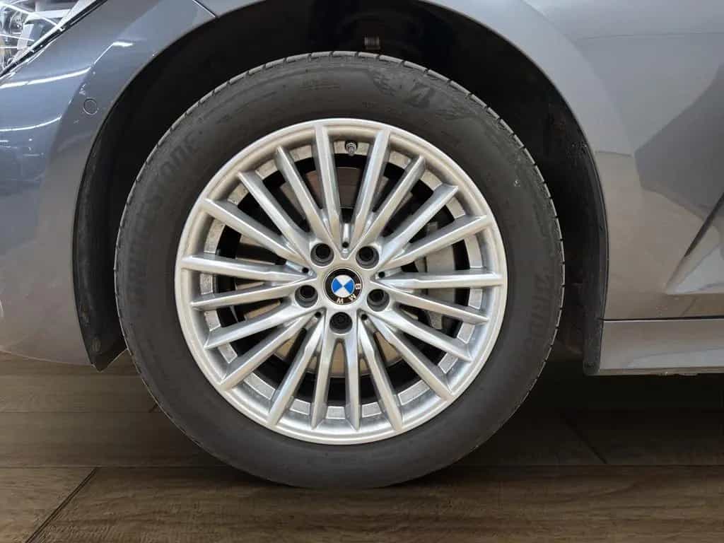 BMW 3 Series 330i xDrive Touring [Luxury Line, Pano, AHK] 03/2021-photo-2
