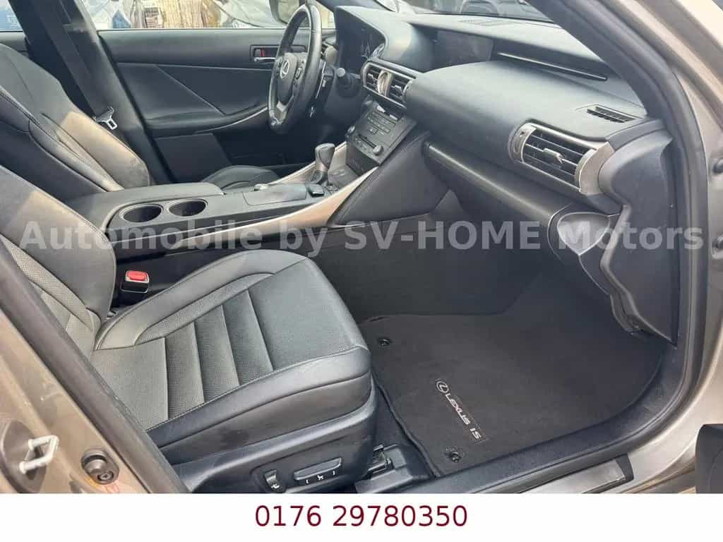 Lexus IS-Serie 350 3.5L V6 F SPORT 10/2017-photo-11