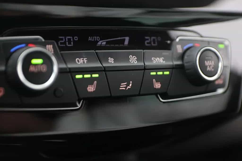 BMW X1 sDrive18i High Executive | AHK | sitzheizung 04/2019-photo-10