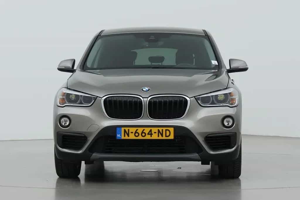 BMW X1 sDrive18i High Executive | AHK | sitzheizung 04/2019-photo-15
