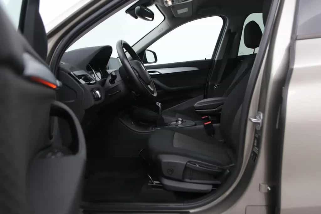 BMW X1 sDrive18i High Executive | AHK | sitzheizung 04/2019-photo-2
