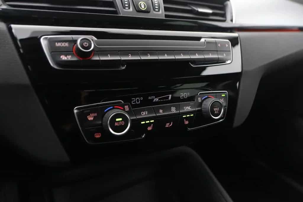 BMW X1 sDrive18i High Executive | AHK | sitzheizung 04/2019-photo-25