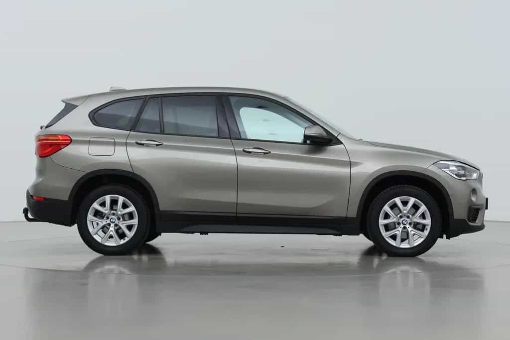 BMW X1 sDrive18i High Executive | AHK | sitzheizung 04/2019-photo-9