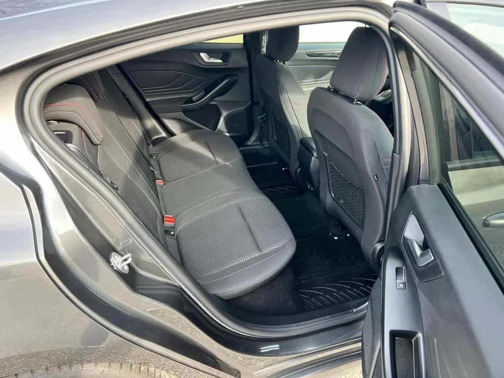 Ford Focus Lim. ST-Line/ACC/SPUR/KAMERA/LED/HU-NEU 10/2019-photo-17
