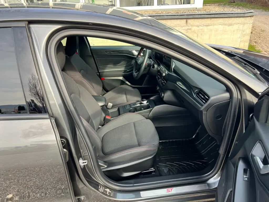 Ford Focus Lim. ST-Line/ACC/SPUR/KAMERA/LED/HU-NEU 10/2019-photo-18