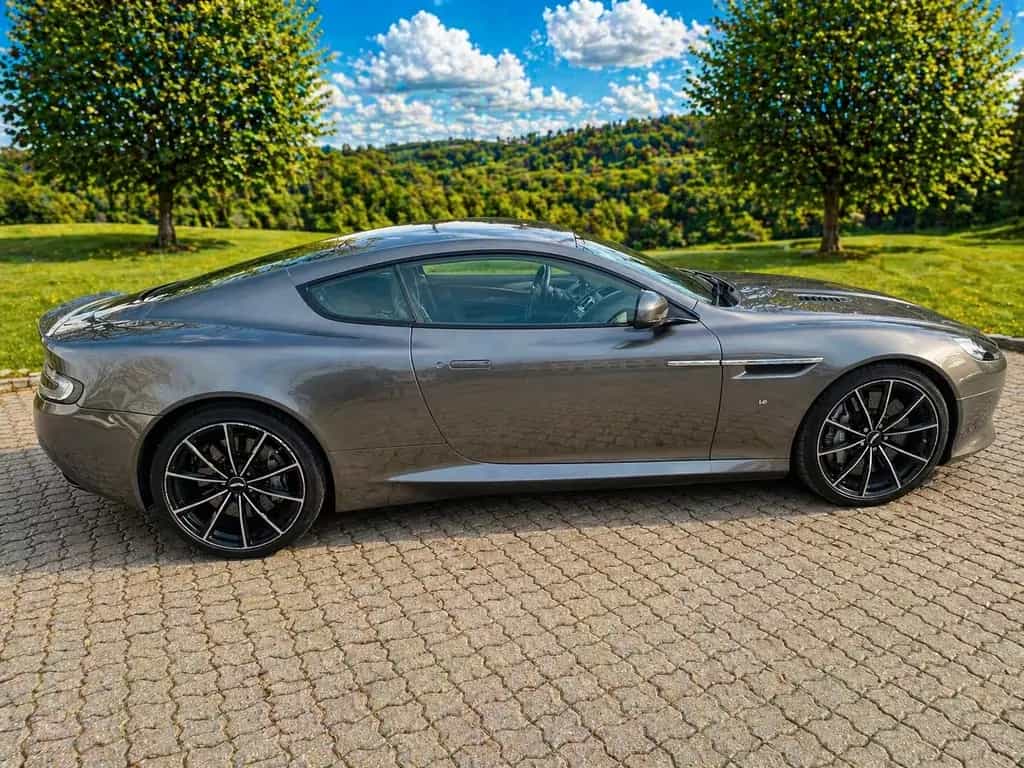 Aston Martin DB9 GT Coupe 04/2016-photo-2