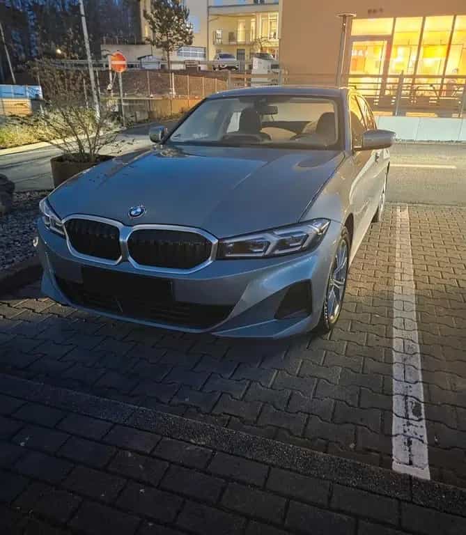 BMW 3 Series 330d xDrive Automatik -LCI 09/2022-photo-2