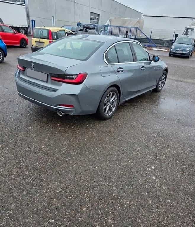 BMW 3 Series 330d xDrive Automatik -LCI 09/2022-photo-3