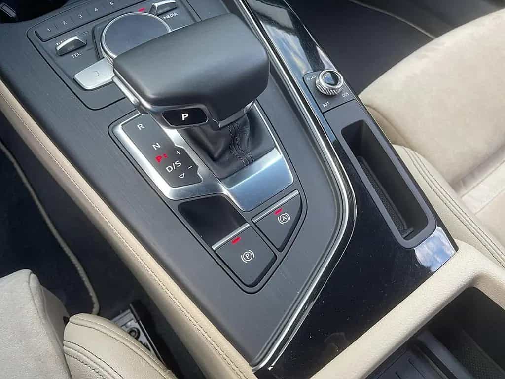 Audi A4 Avant 2.0 TDI S-Tronic quattro S Line LED B&O 07/2019-photo-32