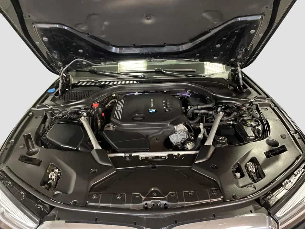 BMW 5 Series 520d xDrive Touring M Sport AHK Harman/K Kamera 02/2023-photo-9