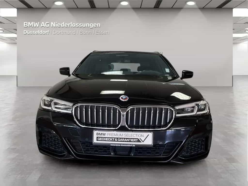 BMW 5 Series 520d xDrive Touring M Sport AHK Harman/K Kamera 02/2023-photo-2