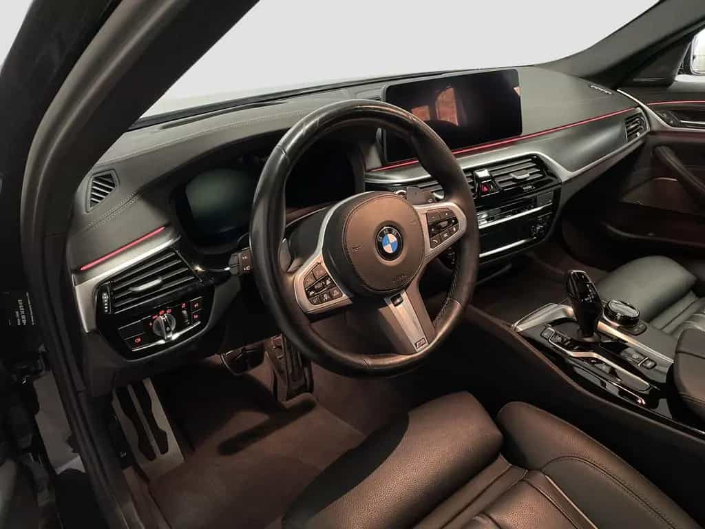 BMW 5 Series 520d xDrive Touring M Sport AHK Harman/K Kamera 02/2023-photo-4