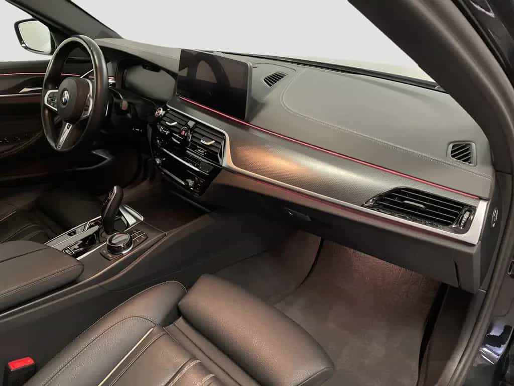 BMW 5 Series 520d xDrive Touring M Sport AHK Harman/K Kamera 02/2023-photo-5