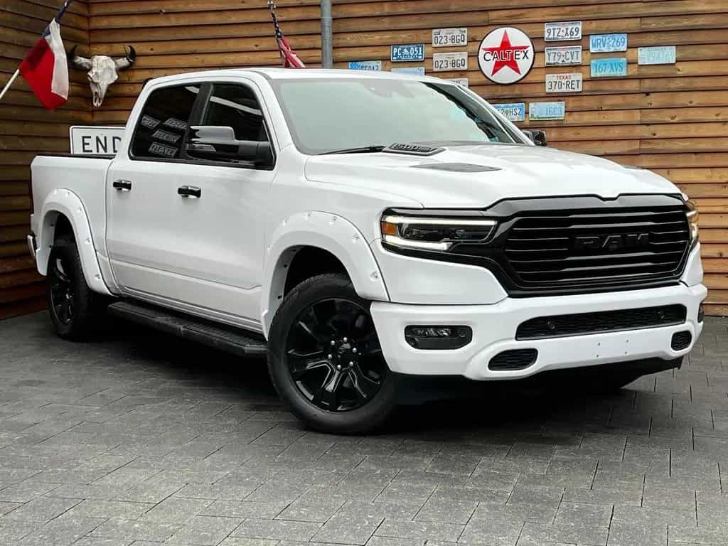 Dodge RAM 1500 Laramie Night 5.7L 12´´ Navi 4x4 LPG 03/2023-photo-1
