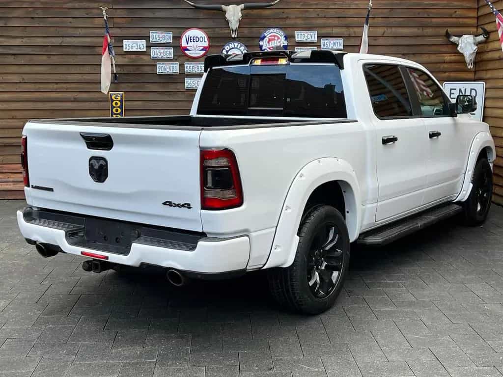 Dodge RAM 1500 Laramie Night 5.7L 12´´ Navi 4x4 LPG 03/2023-photo-13