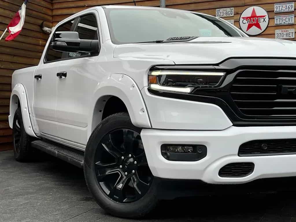 Dodge RAM 1500 Laramie Night 5.7L 12´´ Navi 4x4 LPG 03/2023-photo-2