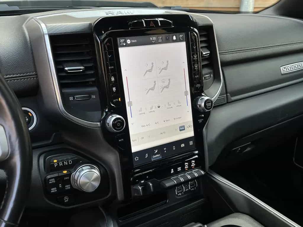 Dodge RAM 1500 Laramie Night 5.7L 12´´ Navi 4x4 LPG 03/2023-photo-21