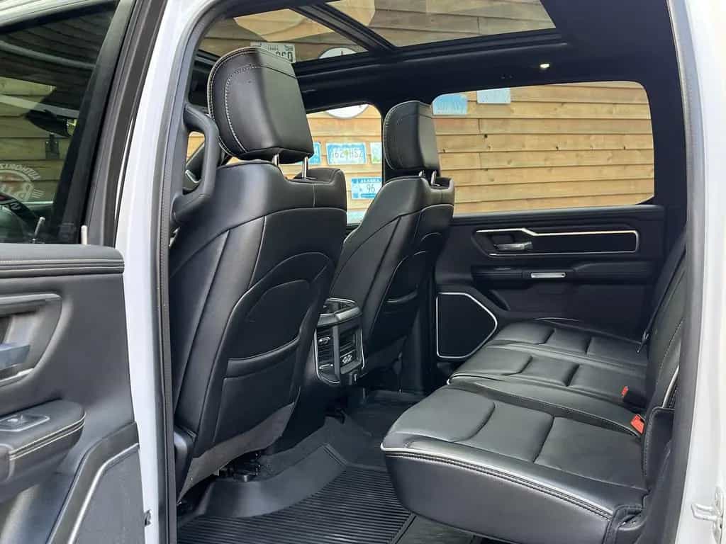 Dodge RAM 1500 Laramie Night 5.7L 12´´ Navi 4x4 LPG 03/2023-photo-24