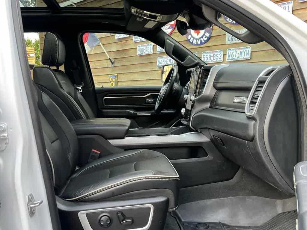 Dodge RAM 1500 Laramie Night 5.7L 12´´ Navi 4x4 LPG 03/2023-photo-26