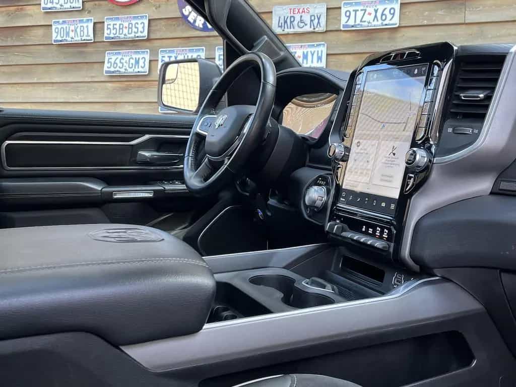 Dodge RAM 1500 Laramie Night 5.7L 12´´ Navi 4x4 LPG 03/2023-photo-27